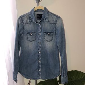 Denim American Eagle button up